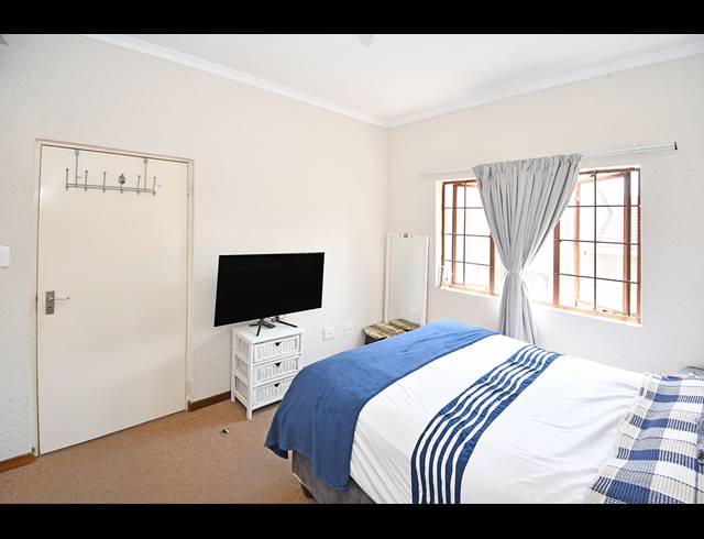 1 BEDROOM APARTMENT TO LET IN PAULSHOF